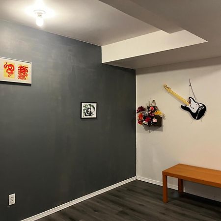 Hidden Valley New Basement Suite With Private Bathroom! 卡加利 外观 照片
