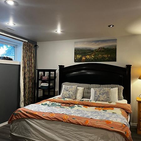 Hidden Valley New Basement Suite With Private Bathroom! 卡加利 外观 照片