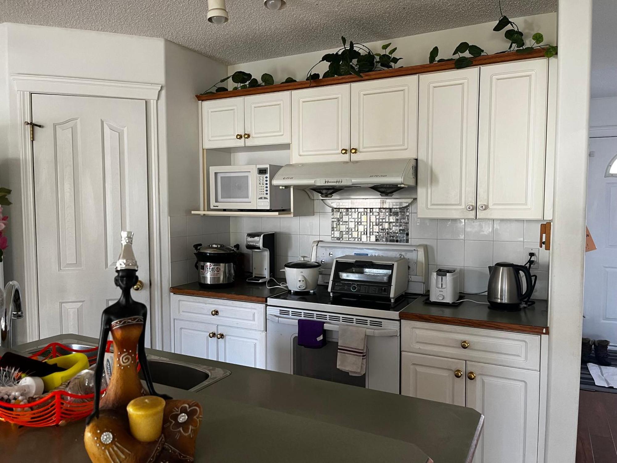Hidden Valley New Basement Suite With Private Bathroom! 卡加利 外观 照片