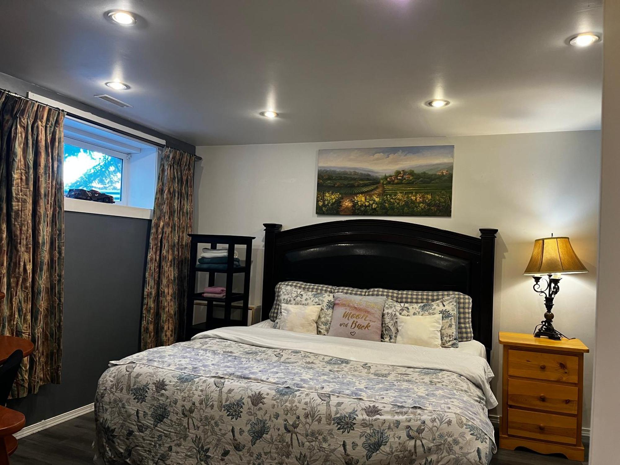 Hidden Valley New Basement Suite With Private Bathroom! 卡加利 外观 照片
