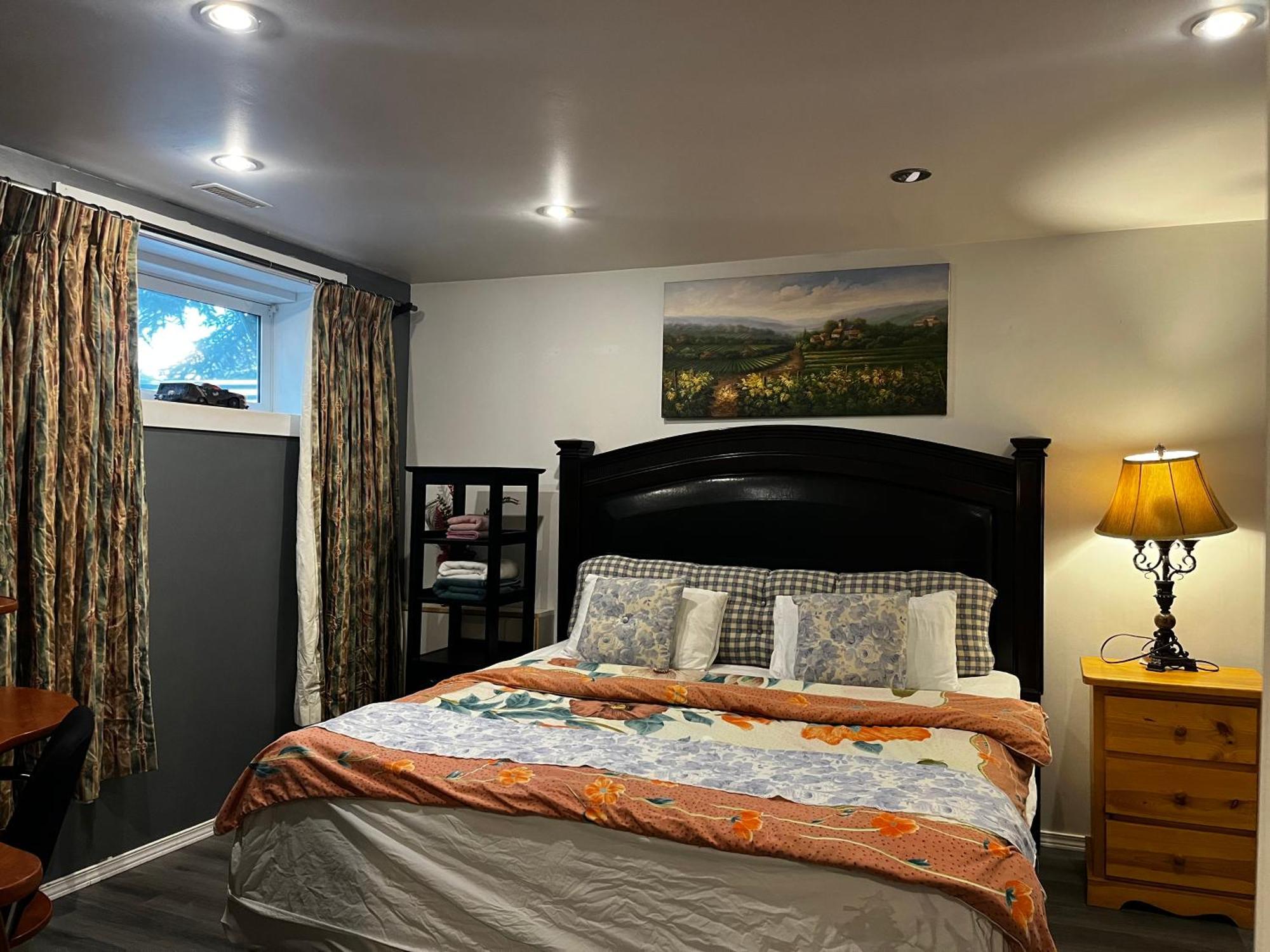 Hidden Valley New Basement Suite With Private Bathroom! 卡加利 外观 照片